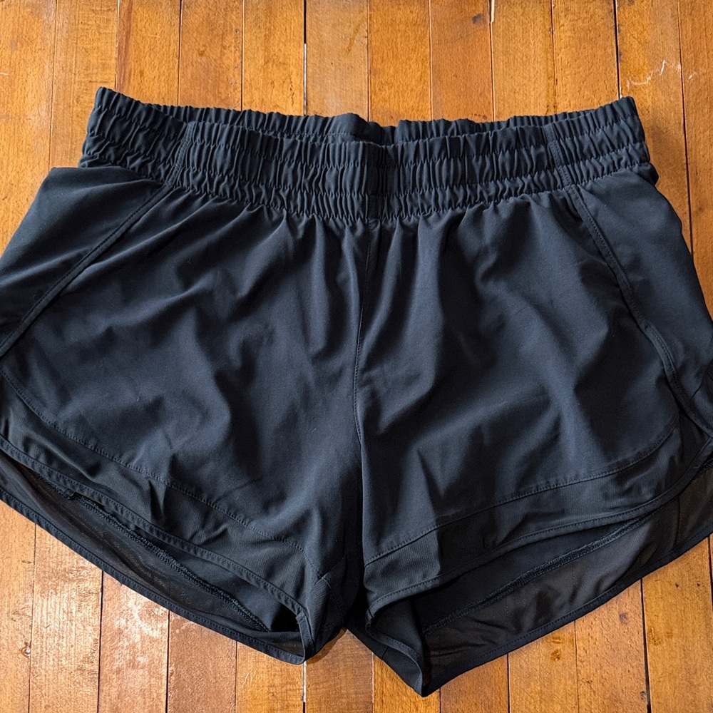 Athleta Black Mesh Racer Run Shorts 4" Size M